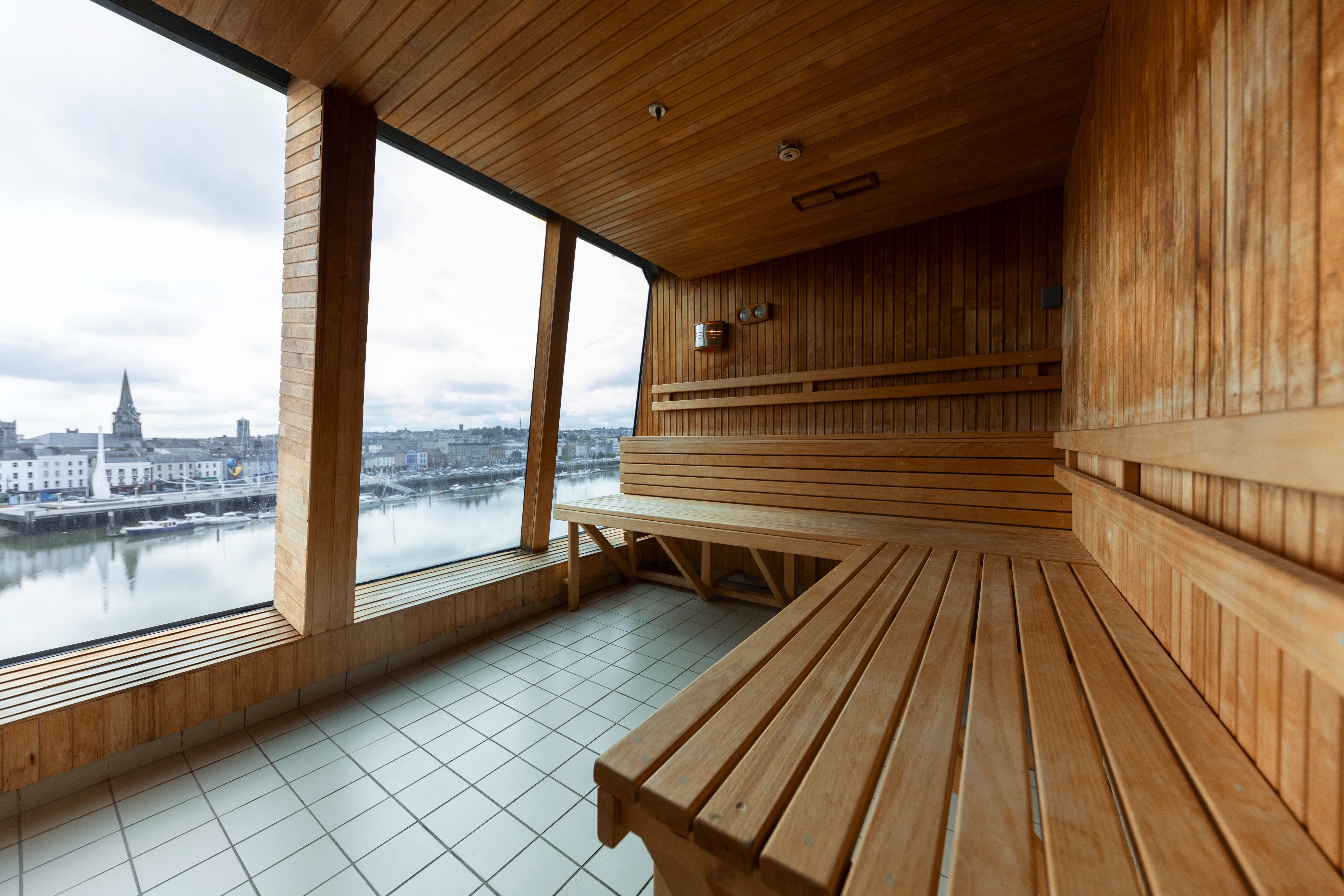 MS Midnatsol - Sauna and fitness room